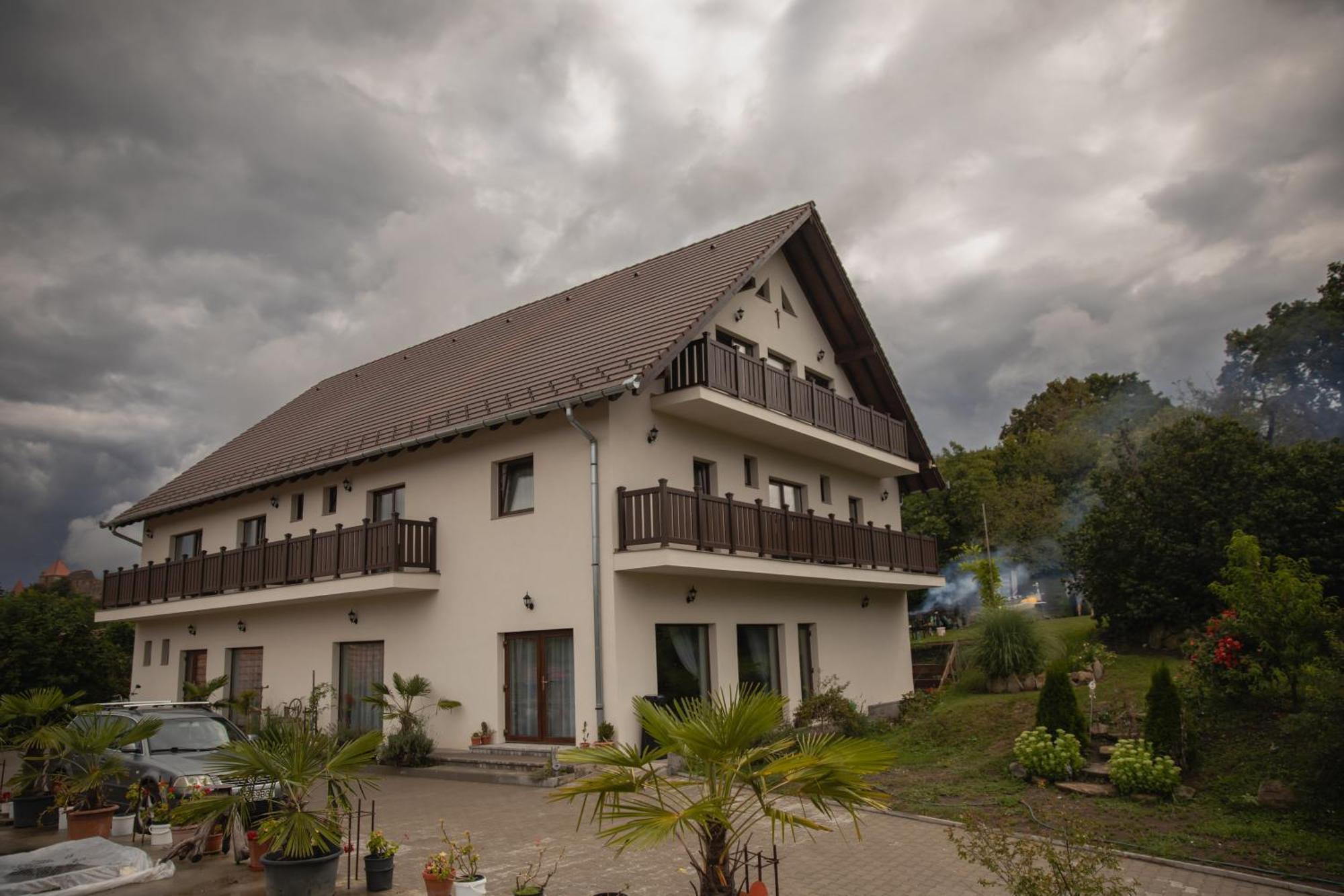 Pensiunea Trei Stejari Slimnic Exterior photo
